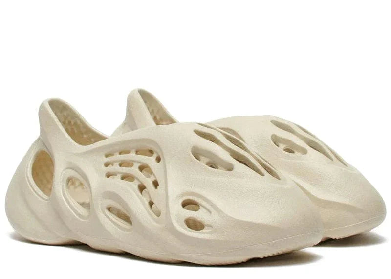 YEEZY FOAM RNNR SAND