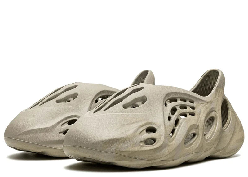 YEEZY FOAM RNNR STONE SAGE