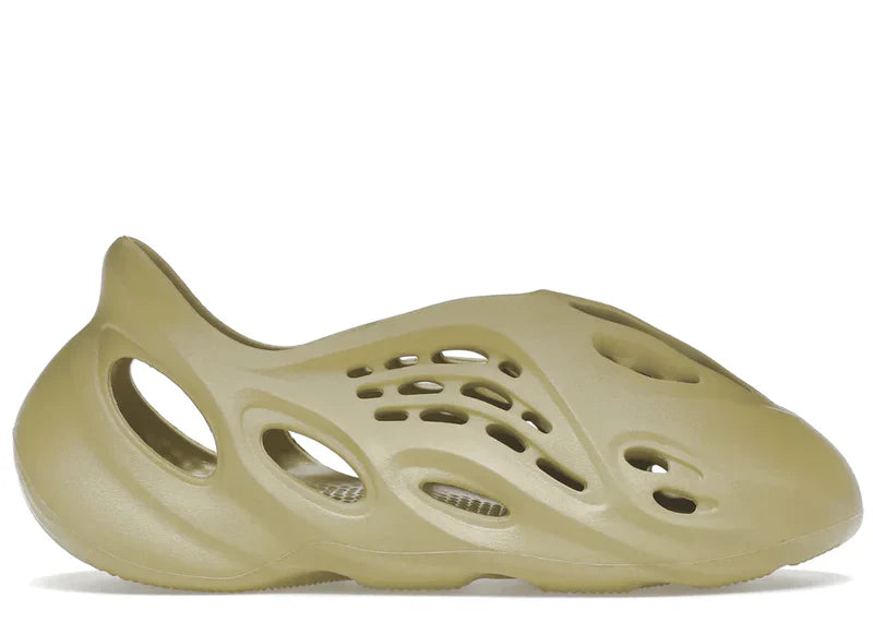 YEEZY FOAM RNNR SULFUR