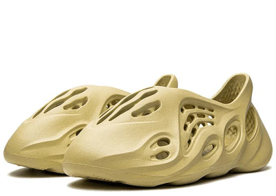 YEEZY FOAM RNNR SULFUR