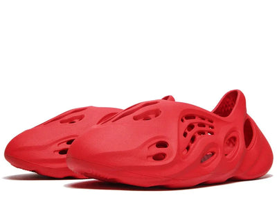 YEEZY FOAM RNNR VERMILLION