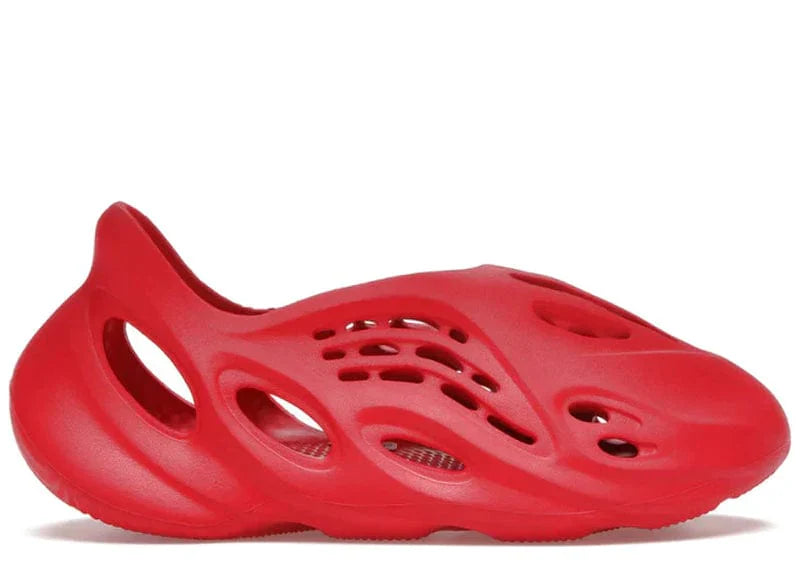 YEEZY FOAM RNNR VERMILLION