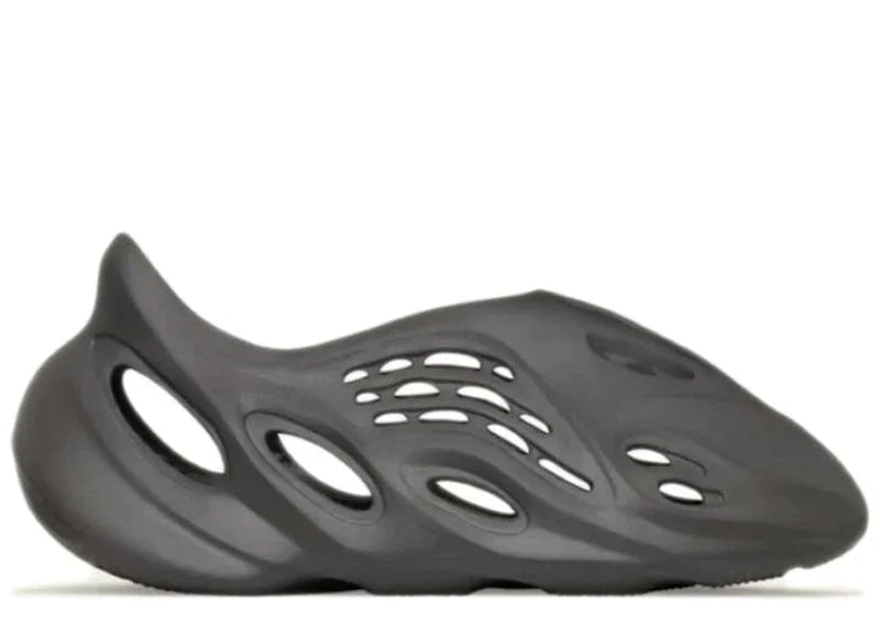 YEEZY FOAM RNR CARBON