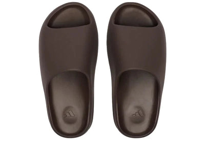 YEEZY SLIDE ‘SOOT’