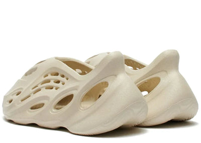 YEEZY FOAM RNNR SAND